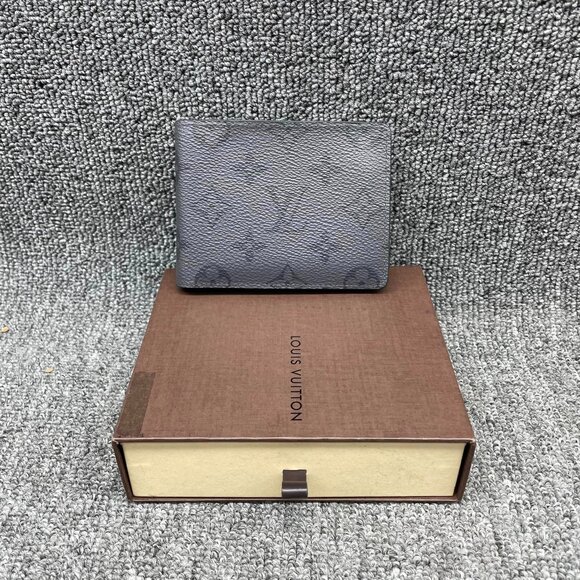 Louis Vuitton Other - 100% Authentic Louis Vuitton Leather Men's Wallet